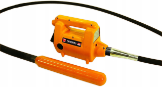 Hĺbkový vibrátor BELLE 2,3KW + BUŁAWA + VÁLEC