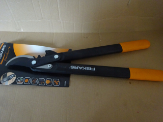 Nožnice - FISKARS Nožnice na strihanie motorov 112200 II
