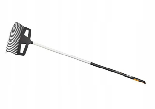 Fiskars XACT L 540mm - hrable na trávnik