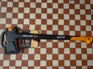 Sekera, kálačka - ROZDEĽOVACIA NÁPRAVA FISKARS X25 2,4 KG 722 MM NOVINKA
