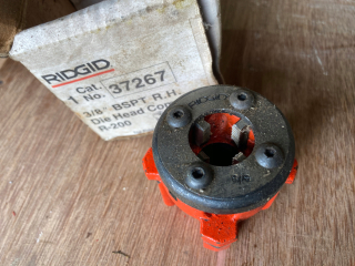 Rezačka závitov - Hlavica Ridgid 3/8 "R-200 BSPT 37267