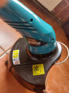 Krovinorez -  MAKITA UR 3000 NOVINKA + SPOLICA KOSAČKY NA ZARIADENIE LINIEK