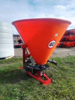 Pieskovačka - 200 L SOLÁRNY ROZDEĽOVAČ PRE TRAKTOR