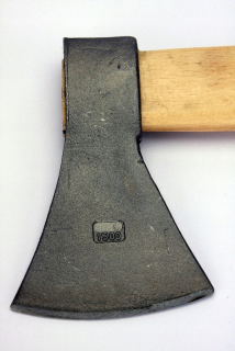 Sekera, kálačka - Sekera s rukoväťou Polish Solid 1,5 kg Card