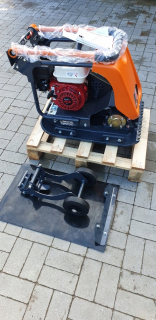 Vibračná doska - KOMPAKTOR ZEMINY BELLE PCX450 KOLESÁ POD GUMOU